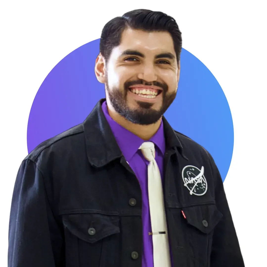 Portrait of Tino Tines Castellanos, author of the Worship Leader e-book, sharing personal insights and encouragement for worship leaders.